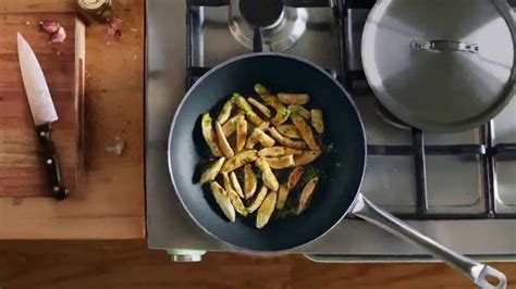 Knorr Selects TV Spot, 'Dale sabor a tus platillos'