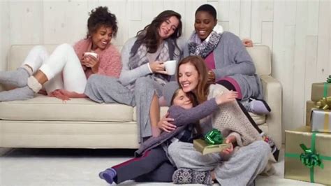 Kohl's Friends + Family Sale TV Spot, 'Hoodies, Shoes and Watches'