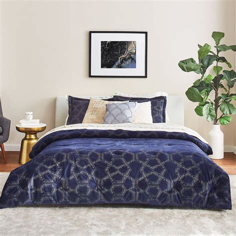Kohl's Scott Living Luxe Lustre Velvet Comforter