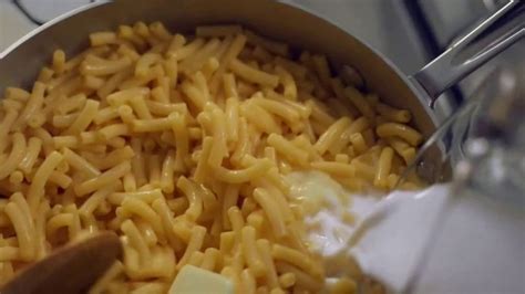 Kraft Macaroni & Cheese Shapes TV Spot, 'Spectator'