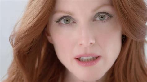 L'Oreal Age Perfect Glow Renewal TV Spot, 'The Power of Essential Oils' Featuring Julianne Moore