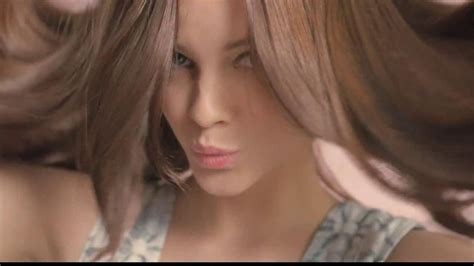 L'Oreal Healthy Look Creme Gloss TV Spot, 'Boost' Featuring Barbara Palvin