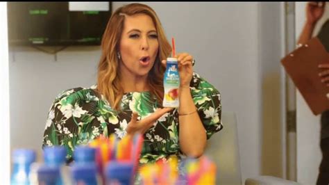 LALA Yogurt Smoothie TV Spot, '¡Riquisimos!' con Chiquibaby created for LALA