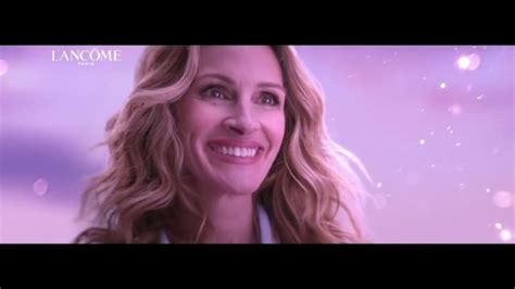 Lancôme La Vie Est Belle TV commercial - Regalo con Julia Roberts, canción de Hannah Grace