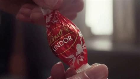 Lindt Lindor TV Spot, 'Put the World on Pause: Almond Butter'
