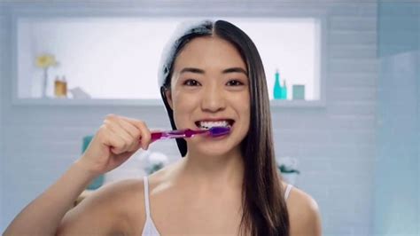 Listerine TV Spot, 'Half of Your Daily Routine: Holidays Stocking Stuffer'