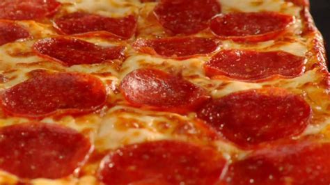 Little Caesars Deep, Deep Dish Pizza TV Spot, 'Hot-n-Ready'