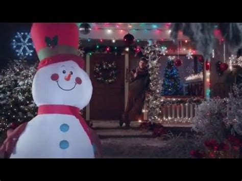 Lowes TV commercial - How to Make a Snowman While Eating a Turkey Leg
