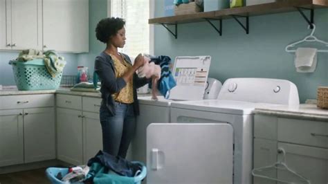 Lowe's TV Spot, 'The Moment: Delicates' featuring Lony'e Perrine