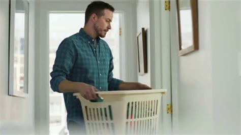 Lysol Laundry Sanitizer TV Spot, 'No te quieres ni enterar' created for Lysol (Laundry)