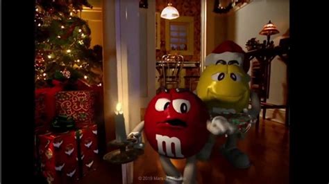 M&M's TV Spot, 'Fainting Santa'