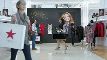 Macy's TV Spot, 'Cambio de Imagen' Con Thalia featuring Michelle Veintimilla