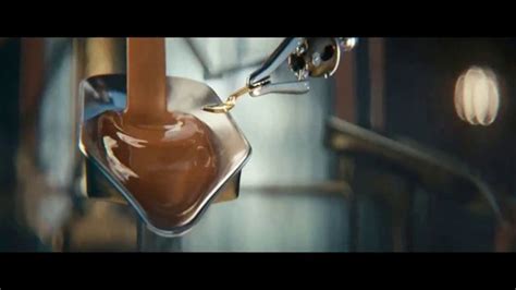 Magnum Double Sea Salt Caramel TV Spot, 'Hecho para romperse' created for Magnum