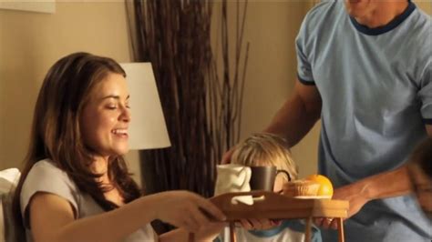 Massage Envy TV Spot, 'Mother's Day: Shoulder Massage'