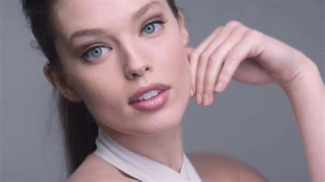 Maybelline New York SuperStay Better Skin TV Spot, 'Fast-Paced Life' featuring Tia Texada