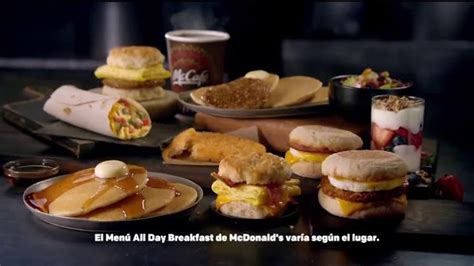 McDonalds All Day Breakfast TV commercial - Vuelo demorado