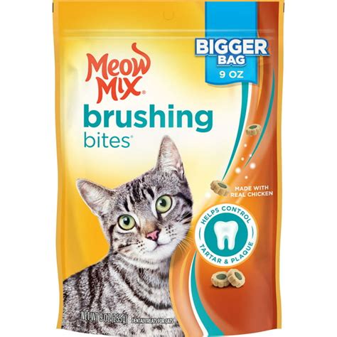 Meow Mix Brushing Bites Dental Treats Made with Real Chicken logo
