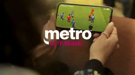 Metro by T-Mobile TV commercial - Más ahorros: Tablet 5G gratis con Luis Fonsi
