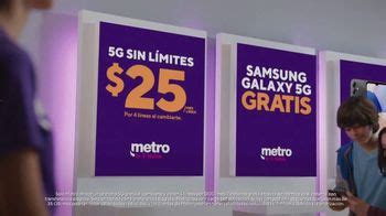 Metro by T-Mobile TV commercial - Perfecto para la familia: Samsung Galaxy 5G gratis