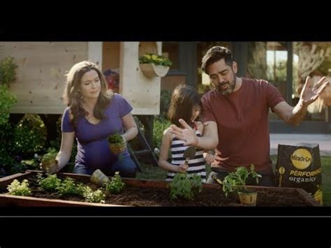 Miracle-Gro Performance Organics TV Spot, 'No Compromise' featuring Griffin Burns