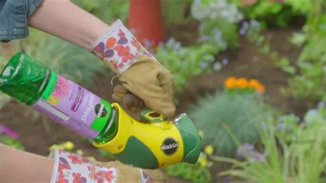 Miracle-Gro TV Spot, 'Miracle-Gro Makes It Possible: Soil' featuring Julie Slack