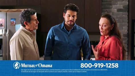 Mutual of Omaha TV commercial - Anuncio importante: costo de vida con Omar Germenos