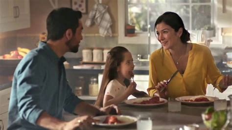 Nestle TV Spot, 'Hacer grandes momentos simples'