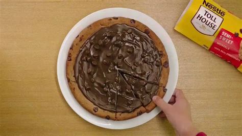 Nestle Toll House Morsels TV Spot, 'Cookie Pizza'