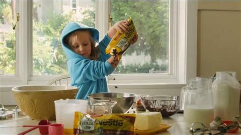 Nestle Toll House Refrigerated Cookie Dough TV Spot, 'Refrigerator Art' featuring Kailey Bridston