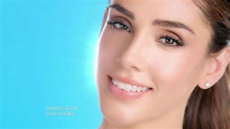 Neutrogena Hydro Boost TV Spot, 'Hidrante' con Sandra Echeverría created for Neutrogena (Skin Care)