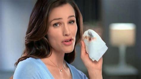 Neutrogena Makeup Remover Cleansing Towelettes TV Spot, 'Think Again'