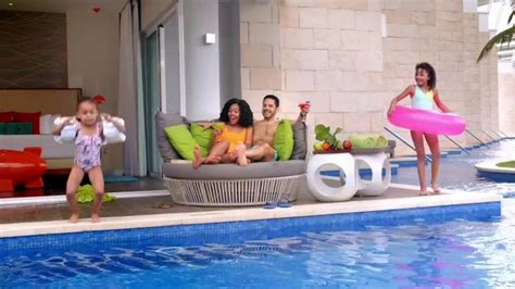 Nickelodeon Hotels & Resorts Punta Cana TV Spot, 'Luxury Lets Loose: 58 & Free Family Sliming'