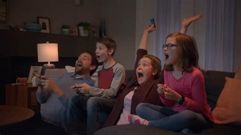 Nintendo Switch TV Spot, 'Play Great Games Together'