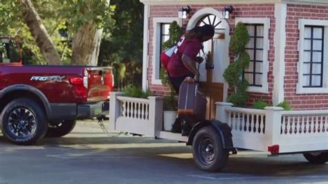 Nissan TV Spot, 'Heisman House: Starter House' Featuring Derrick Henry featuring Mark Ingram