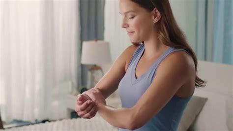 Nivea Essentially Enriched Body Lotion TV commercial - Happy Hour