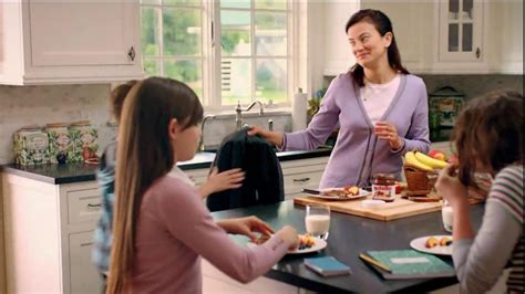 Nutella TV Commercial For Morning Breakfast featuring Ann Scobie