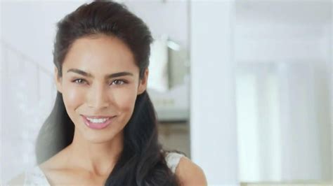 Olay Regenerist Luminous Collection TV Spot, Song by Diane Birch featuring Adriana Villarreal