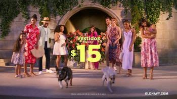 Old Navy TV Spot, 'Boda de perros: Vestidos desde $15' canción de ALLISTER X, Love Lola Love