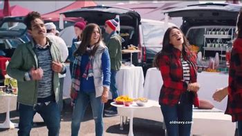 Old Navy TV Spot, 'Fanáticos de Old Navy' con Diane Guerrero featuring Marlene Martinez