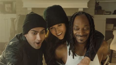 Old Navy TV Spot, 'Snoopin' Around' Feat. Julia Louis-Dreyfus, Snoop Dogg featuring Kumail Nanjiani
