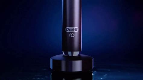 Oral-B iO TV commercial - Holidays: The Gift That Wows