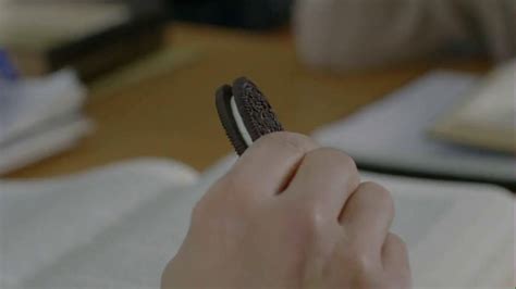 Oreo 2013 Super Bowl TV Spot, 'Library Fight' featuring Pete Foxx