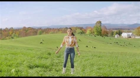 Organic Valley TV Spot, 'It's Outside' featuring Jessie Cannizzaro