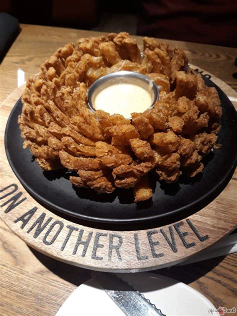 Outback Steakhouse Bloomin' Onion logo