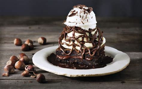 Outback Steakhouse Chocolate Thunder from Down Under commercials