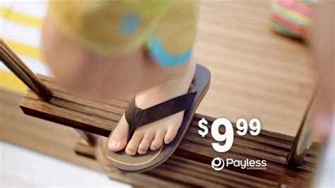 Payless Shoe Source TV Spot, 'Sandalias a mitad de precio'
