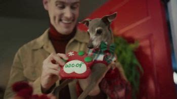 PetSmart Treats TV Spot, 'Festivos: todos los regalos Merry y Bright'