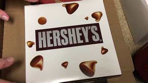 Pizza Hut Hershey's Triple Chocolate Brownie logo