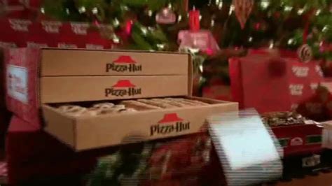 Pizza Hut Triple Treat Box TV Spot, 'Vacaciones: decoración' con Craig Robinson