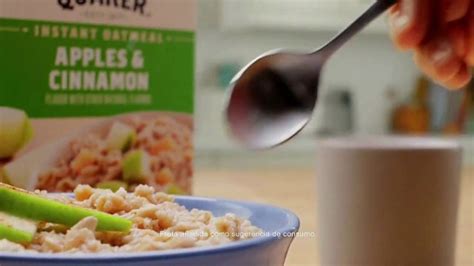 Quaker Instant oatmeal Apples & Cinnamon TV Spot, 'Un plato de alimento'
